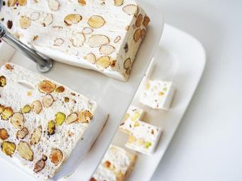 nougat-candy-candy-bar-eat-sweets-1206707.jpg