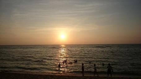 sunset-beach-vacation-ocean-sea-787012.jpg